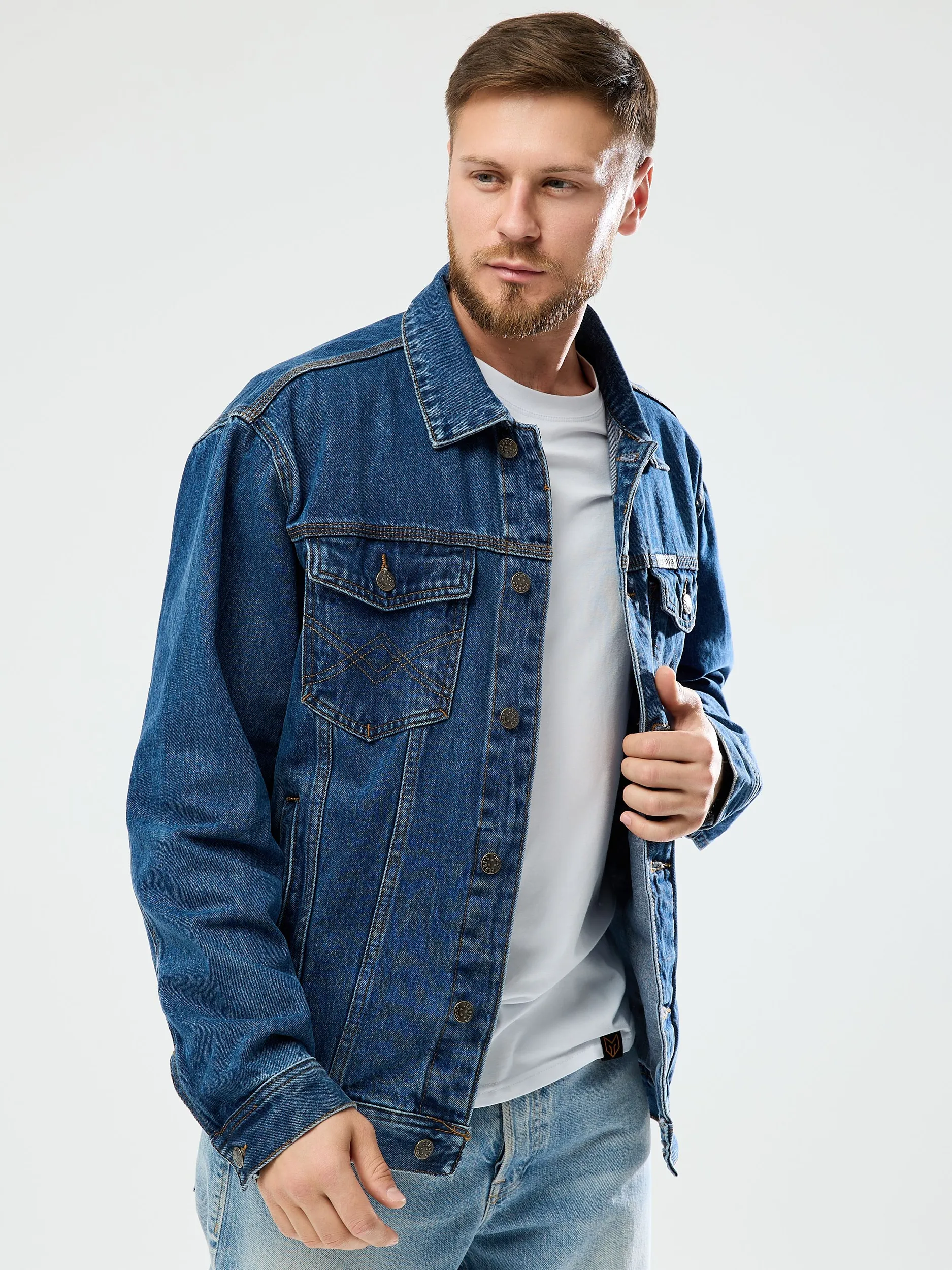 Джинсовая куртка — товар для виртуальной примерки